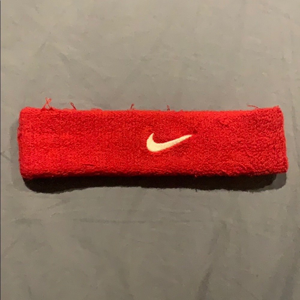 Red Nike head band